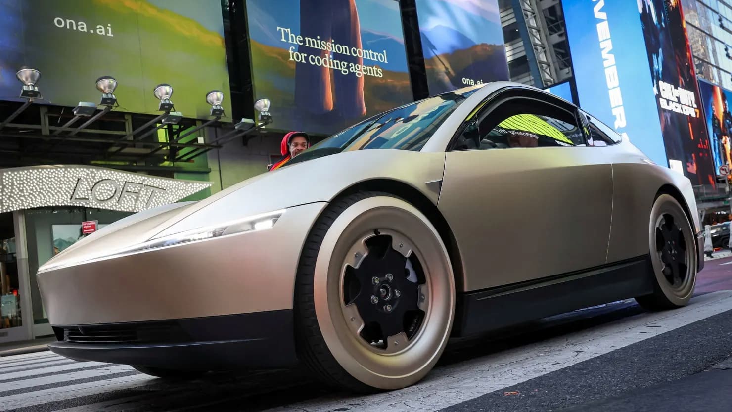 Tesla Cybercab — robotaxi sem volante e sem pedais lançado em Austin em 3 de setembro de 2026, o primeiro veículo de transporte público projetado desde a origem para autonomia total